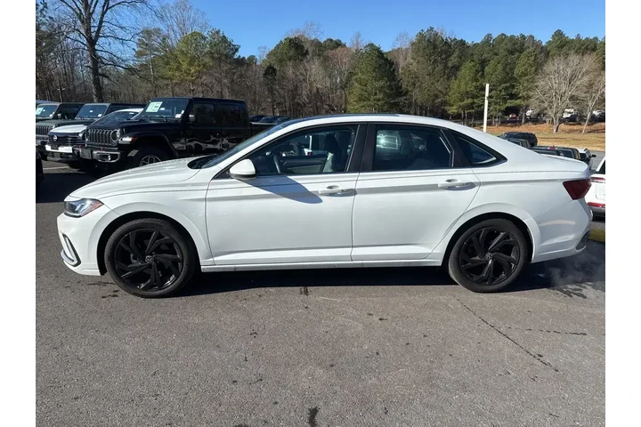 $27777 : Volkswagen Jetta 2025 SE 4dr image 8