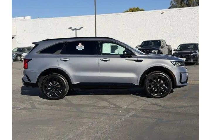 $24495 : Kia Sorento 2021 AWD SX Pres image 9