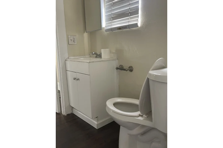 $2400 : CASA EN RENTA 2 RECÁMARAS image 7