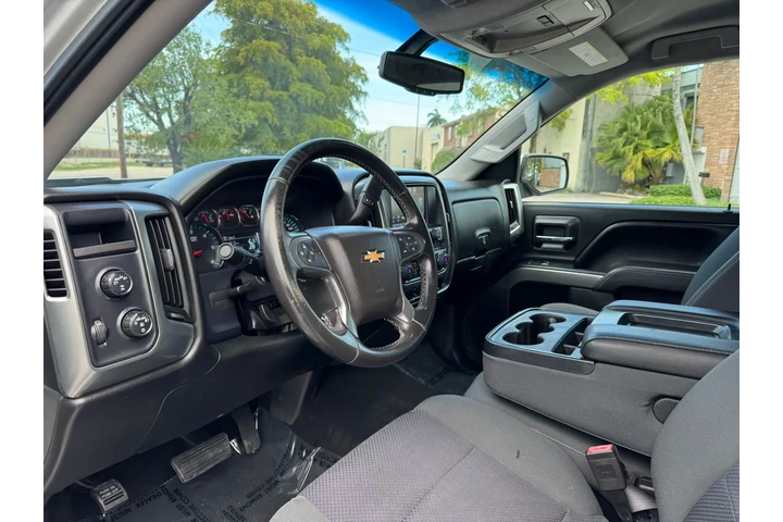 $17900 : CHEVROLET SILVERADO 1500 LT image 4