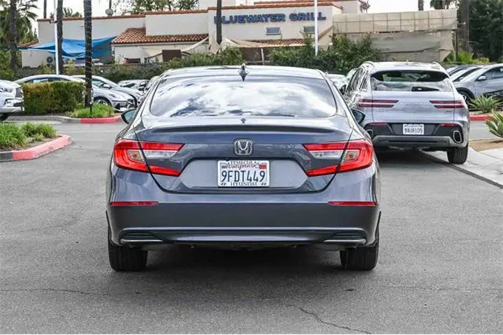 $18800 : Honda Accord 2020 LX 4dr Sed image 6