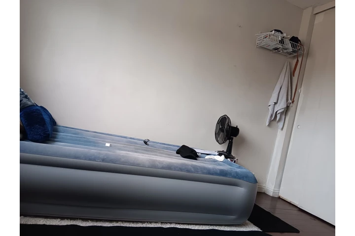 $575 : Se comparte cuarto image 3