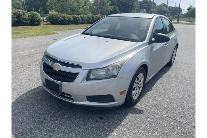 $12000 : 2013 Cruze LS Auto image 2