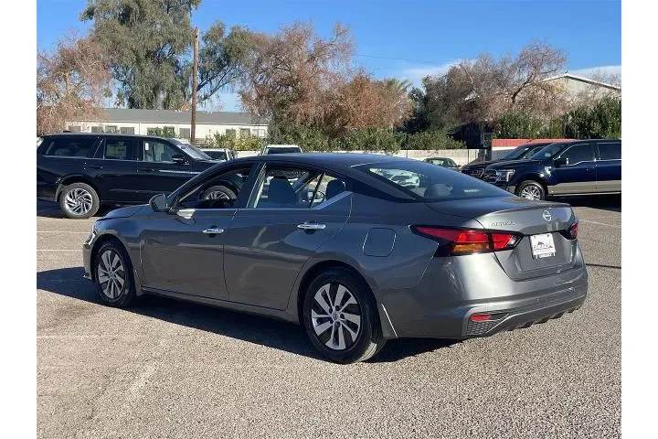 $17182 : Nissan Altima 2023 2.5 S 4dr image 3