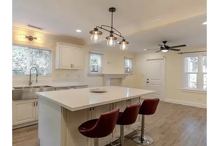 $1700 : HOUSE FOR RENT image 7