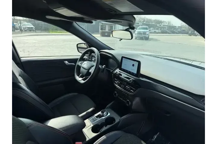 $21541 : Ford Escape 2025 ST-Line 4dr image 8