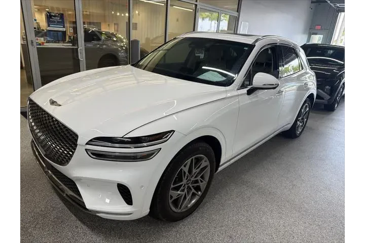 $37900 : Genesis GV70 2023 AWD 2.5T S image 1