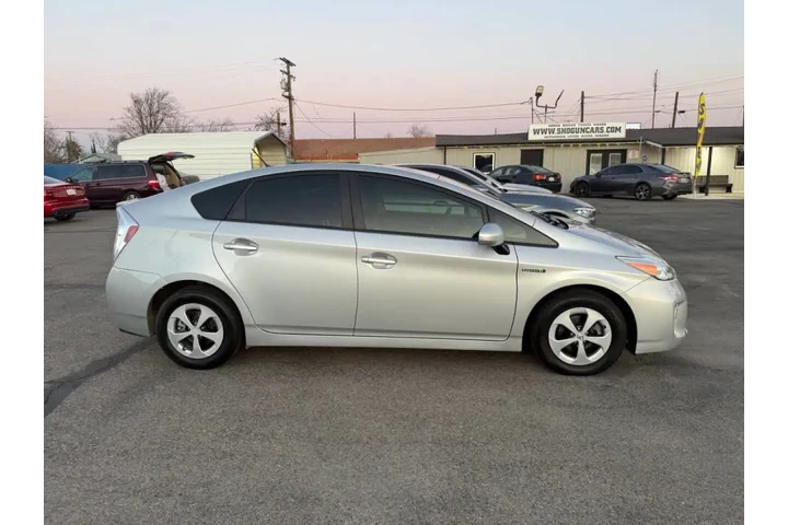 $13629 : 2015 Prius Persona Series image 4