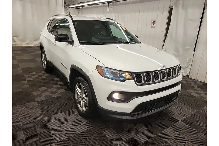 $21123 : Jeep Compass 2023 4x4 Latitu image 3