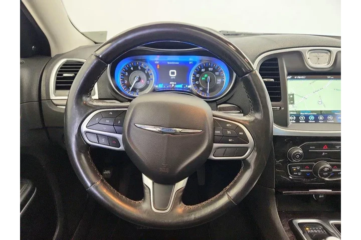 $19998 : Chrysler 300 2019 Limited 4d image 10