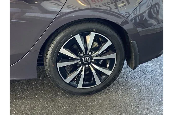 Honda Civic 2023 EX-L 4dr Ha image 9