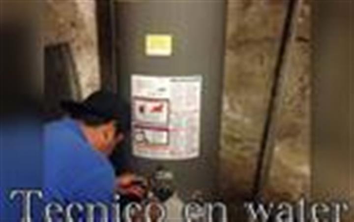 PLOMERO/SERVICIO DE BOILERS image 1