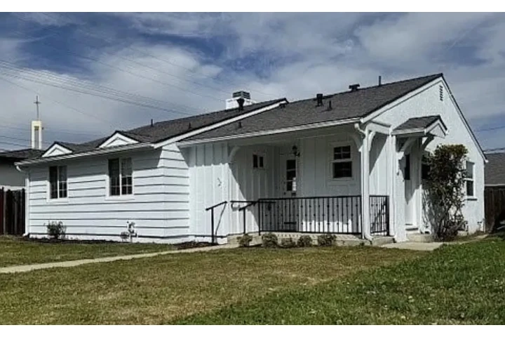 $2800 : Adorable 3 Bedroom House image 1