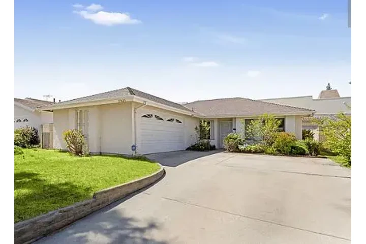 $1850 : Busco casa para rentar image 1