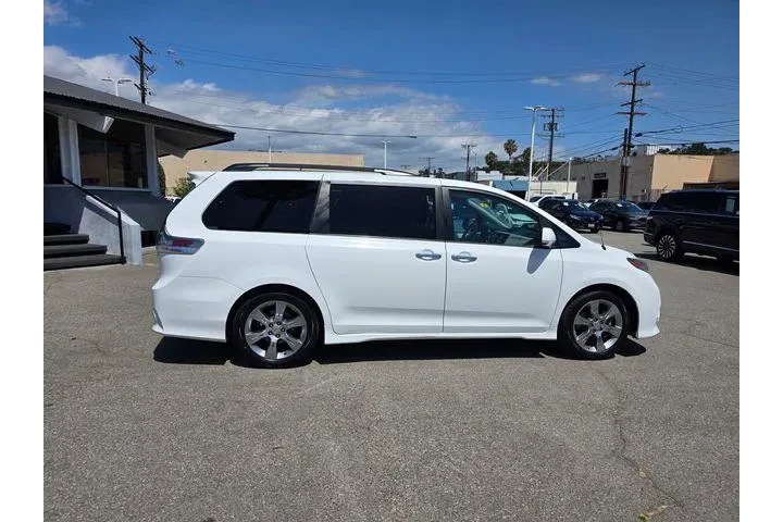 $15791 : Toyota Sienna 2014 SE 8-Pass image 8