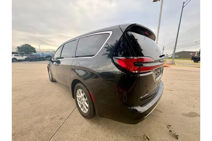 $22774 : Chrysler Pacifica 2024 Touri image 6