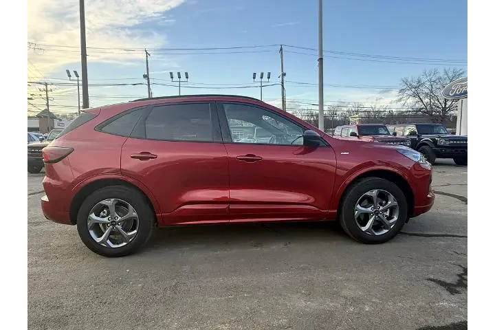 $29988 : Ford Escape 2024 AWD ST-Line image 2