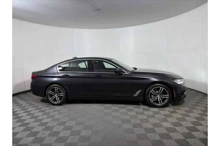 $33943 : BMW 5 Series 2023 AWD 530i x image 3