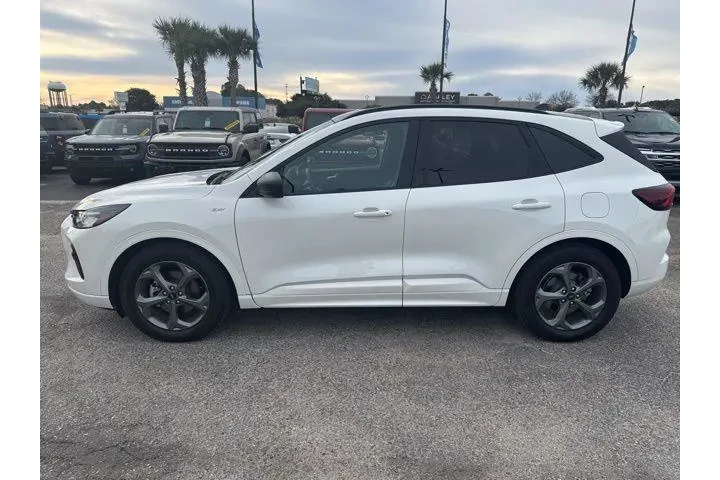 $22660 : Ford Escape 2023 ST-Line 4dr image 3