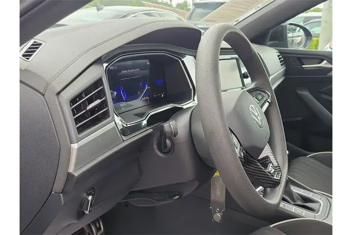 Volkswagen Jetta 2023 Sport image 9