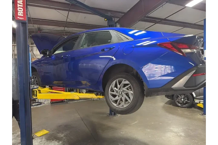 $21091 : Hyundai ELANTRA 2024 SEL 4dr image 3