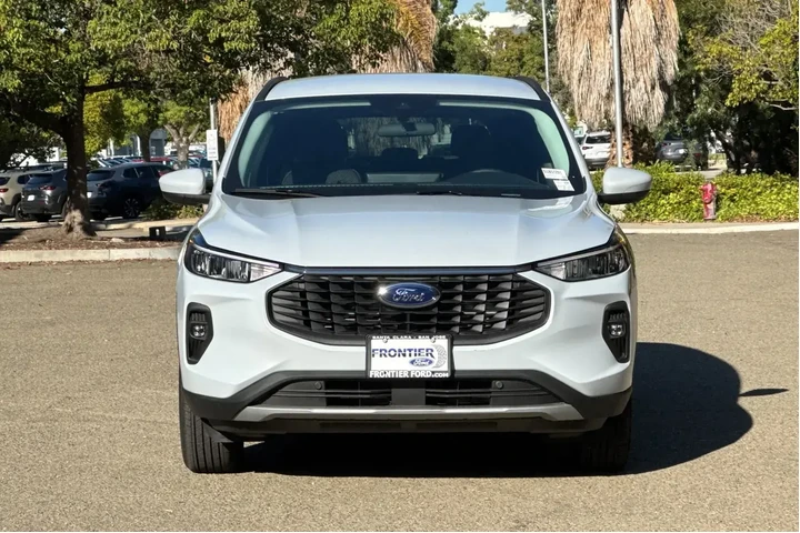 Ford Escape Plug-In Hybrid 2 image 8