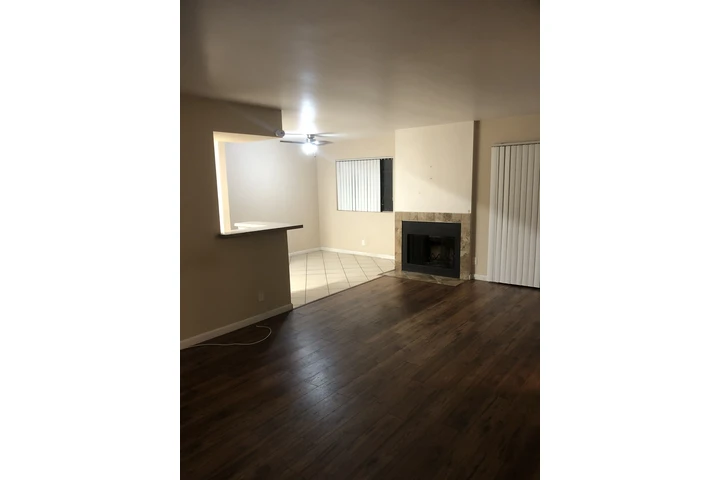 $2000 : Apartment image 2