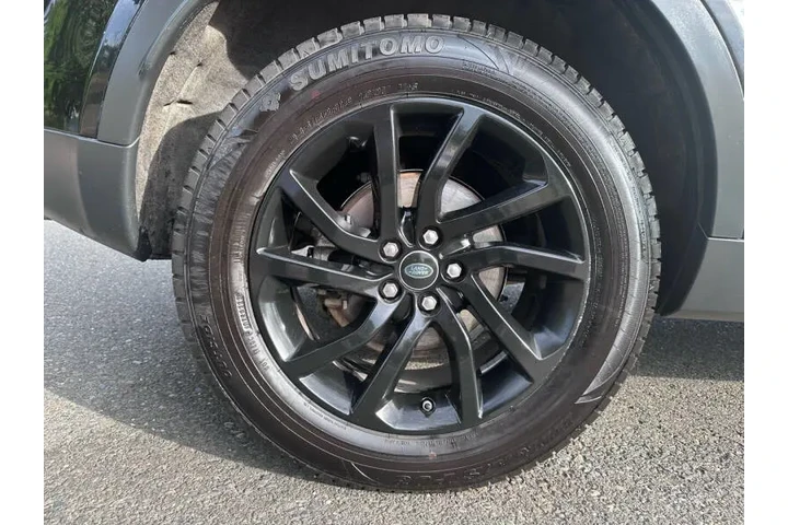 $13495 : 2016 Land Rover Discovery Spo image 8