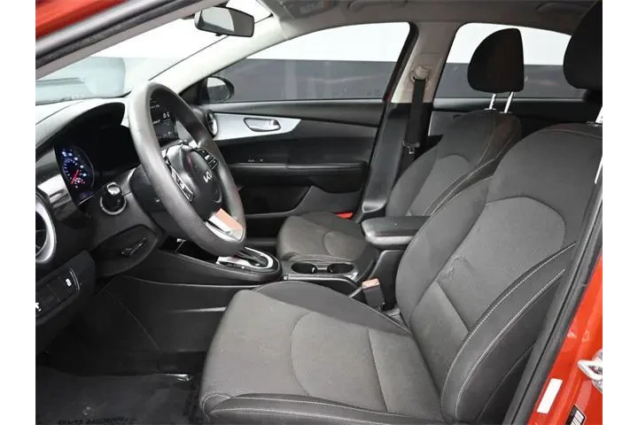 $16459 : Kia Forte 2023 LX 4dr Sedan image 7