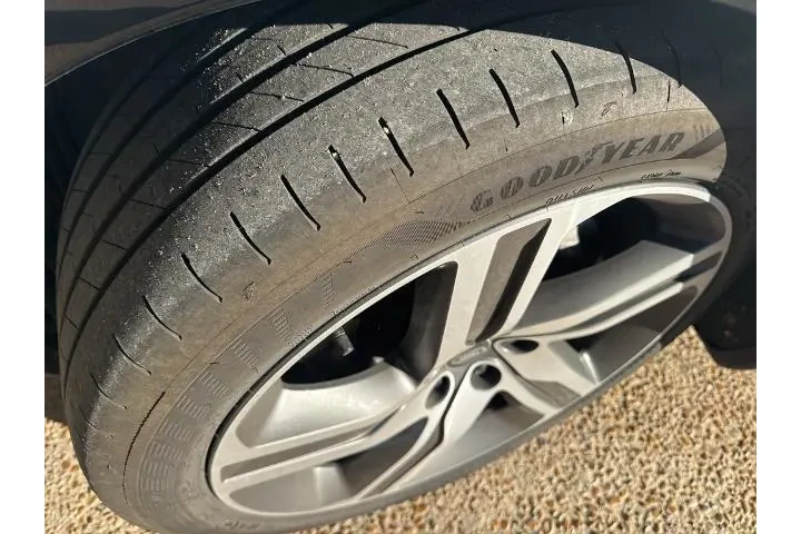 $38627 : Land Rover Discovery 2023 AW image 2