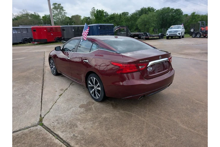$11995 : 2017 Maxima image 8