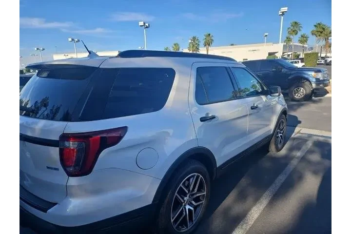$19095 : Ford Explorer 2018 AWD Sport image 2