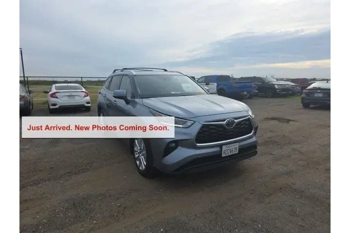 $36800 : Toyota Highlander 2022 AWD L image 1