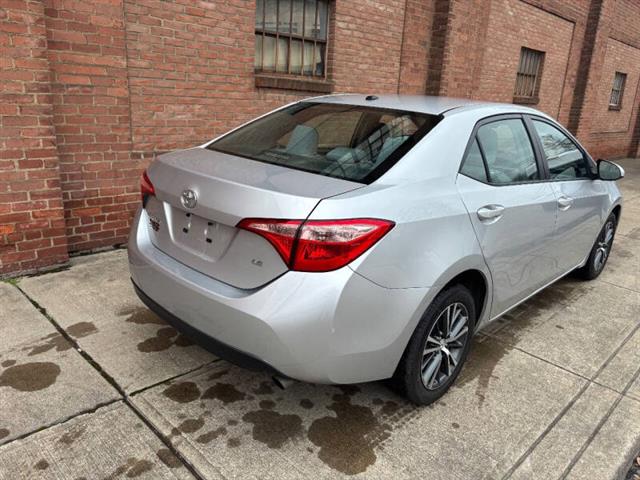 $15500 : 2018 Corolla LE image 8