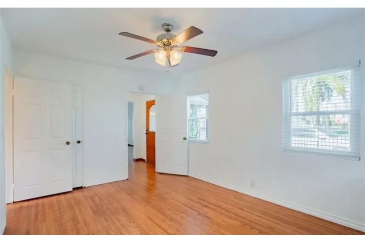 $2000 : 2 Bedroom House in Los Angeles image 7