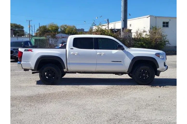$32000 : Toyota Tacoma 2023 4x2 TRD O image 2
