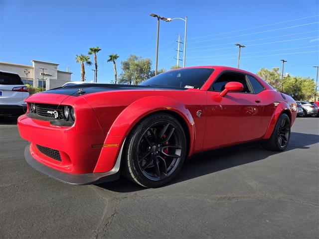 $59991 : Pre-Owned 2018 Challenger SRT image 2