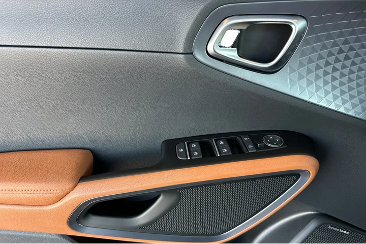 $27360 : New 2025 Soul EX image 10