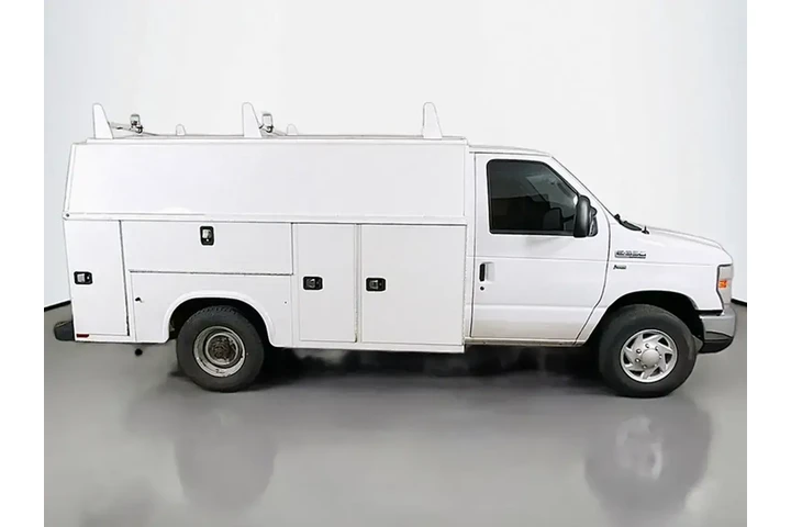 $19745 : Ford E-Series 2017 E-350 SD image 9
