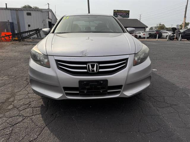 $8982 : 2011 Accord LX image 4