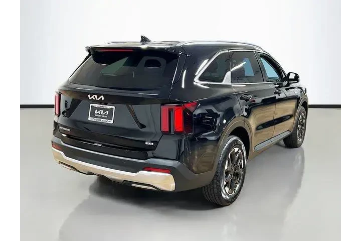 $28879 : Kia Sorento 2024 AWD S 4dr S image 7