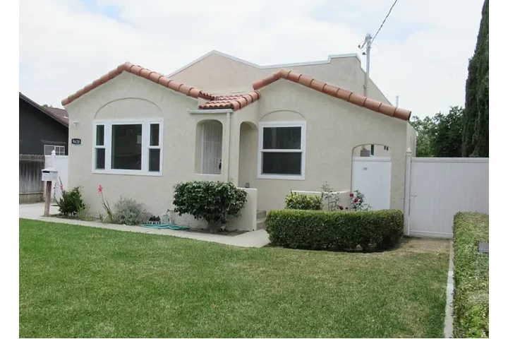 $2490 : Bellflower New Construction - image 1