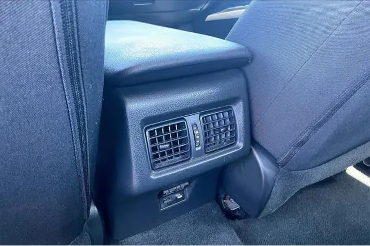 $23991 : Toyota Camry 2025 SE 4dr Sed image 10