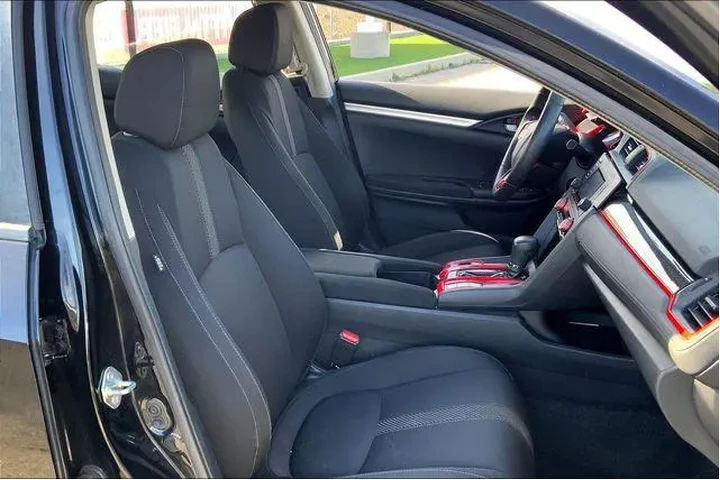 $13985 : Honda Civic 2018 LX 4dr Seda image 7