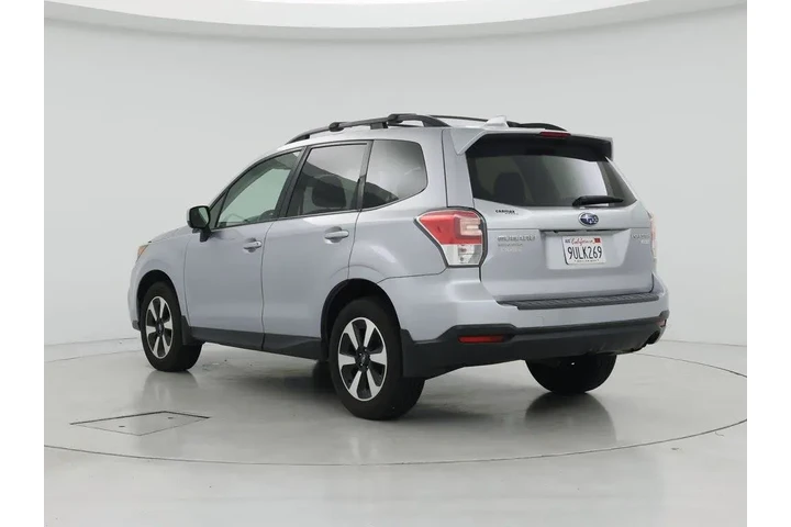 $14599 : Subaru Forester 2017 AWD 2.5 image 2