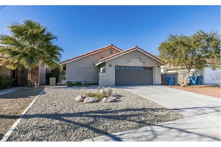 $850 : Lovely home for rent image 1