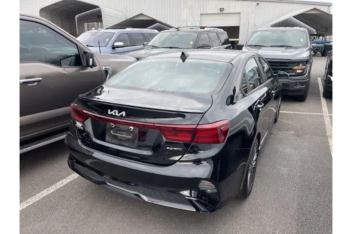 $20992 : Kia Forte 2023 GT-Line 4dr S image 3