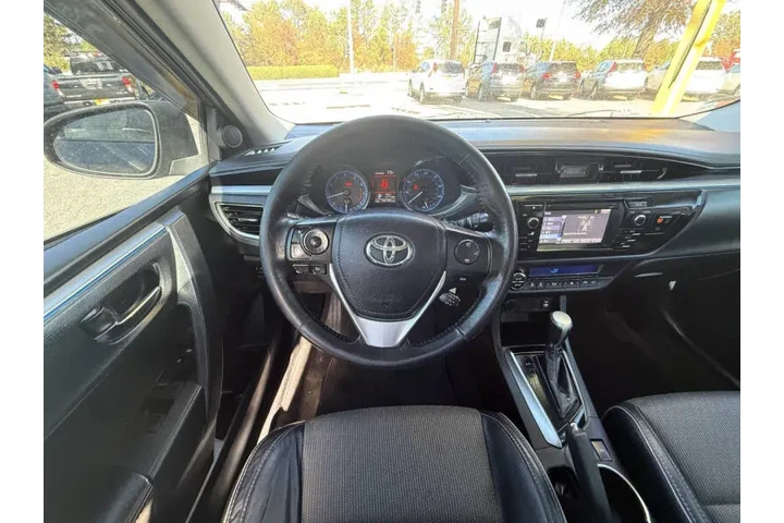 2015 Corolla S image 9