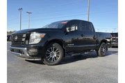 Nissan Titan 2024 4x2 SV 4dr