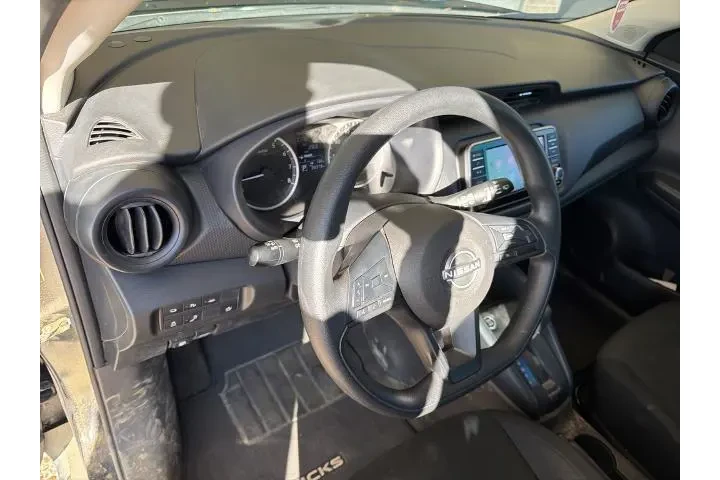 $18407 : Nissan Kicks 2024 S 4dr Cros image 8